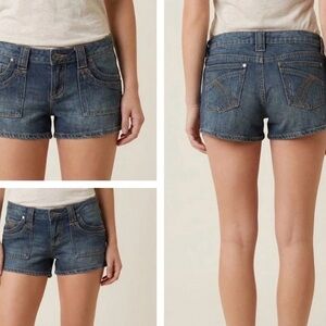 NWOT! SO Wear It Declare It Classic Blue Denim Shortie Shorts Size 7